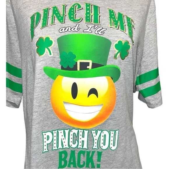 No brand cute gray and green st. Patty’s day tee. New - Picture 3 of 6